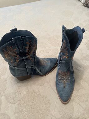 Women's Denim-Style Western Boots with Copper Stitching